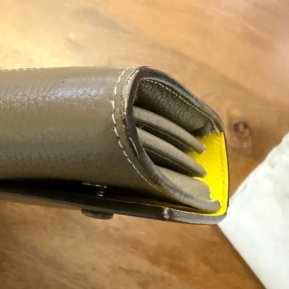 Celine large flap multifunction wallet in grained leather - Picture 2 of 11